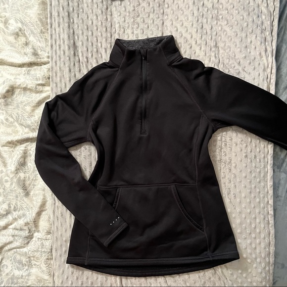 EUC Old Navy athleasure sweatshirt - Picture 6 of 16